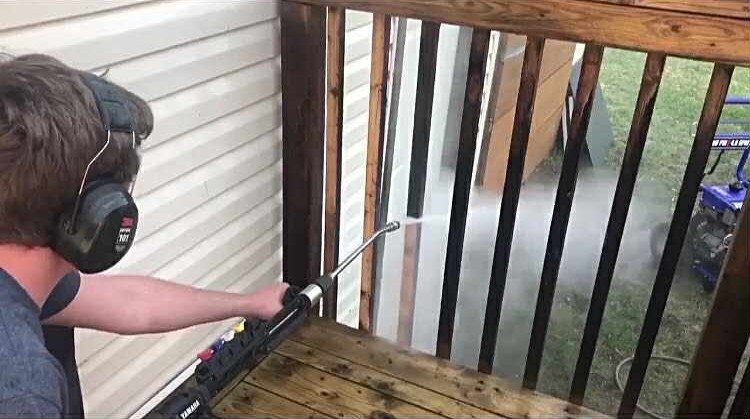 Power washing deck